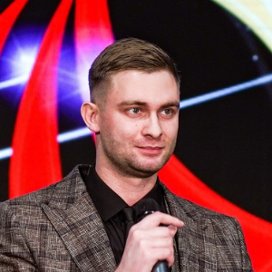 Антон Савинов